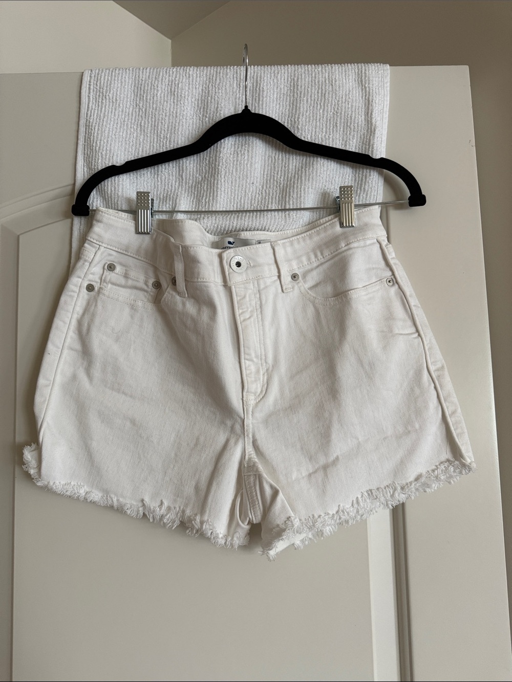 Vineyard Vines White Frayed-Hem Denim Shorts